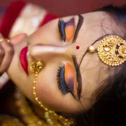 Golden bridal eye makeup