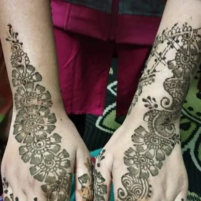 Floral trails and lattice details